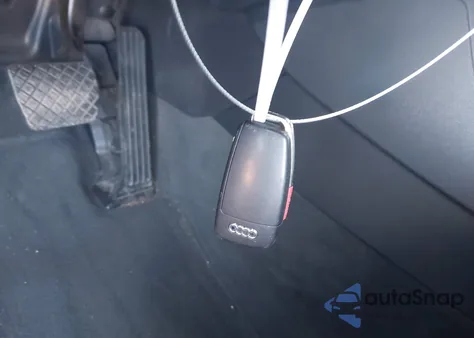 2018 Audi Q3 2.0T Premium/2.0T Sport Premium z USA, uszkodzony, nr VIN WA1BCCFS1JR026768